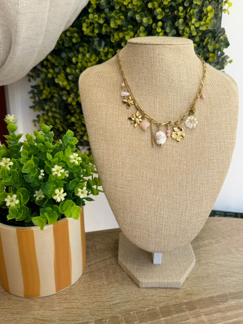 COLLIER DORÉ PENDENTIFS FLEURS ROSE & OR