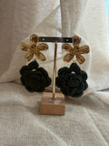 BOUCLES D'OREILLES FLEURS DORÉES & NOIRES