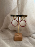 BOUCLES D'OREILLES DORÉES & PERLES BORDEAUX