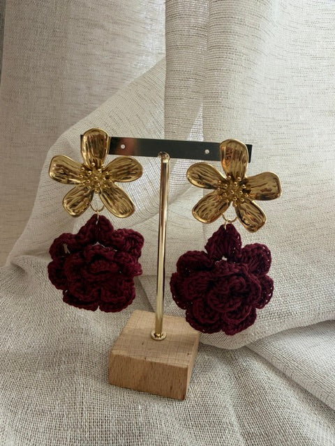 BOUCLES D'OREILLES FLEURS DORÉES & BORDEAUX