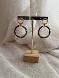 BOUCLES D'OREILLES DORÉES PERLES NOIRES