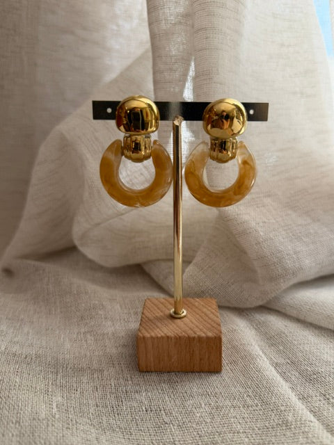 BOUCLES D'OREILLES BOUTON DORÉ  & AMBRE NACRÉ
