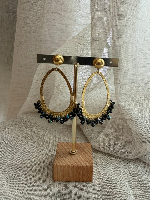 BOUCLES D'OREILLES DORÉES OVALES & PERLES