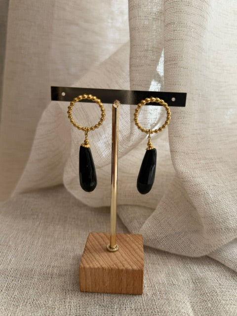 BOUCLES D'OREILLES DORÉES PENDENTIF PIERRE NOIRE