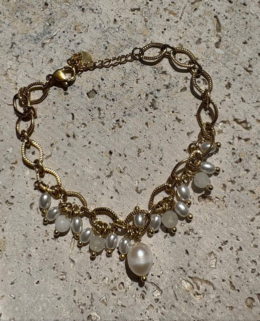 BRACELET DORÉ BRELOQUE NACRÉ