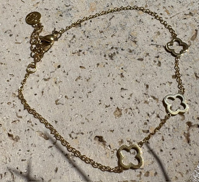 BRACELET FIN DORÉ TROIS TRÈFLES