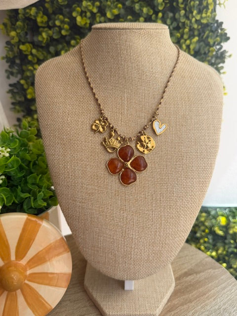 COLLIER TISSU AMBRÉ & PENDENTIFS