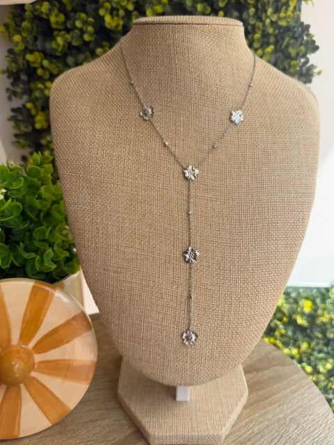 COLLIER SAUTOIR ARGENT 5 FLEURS
